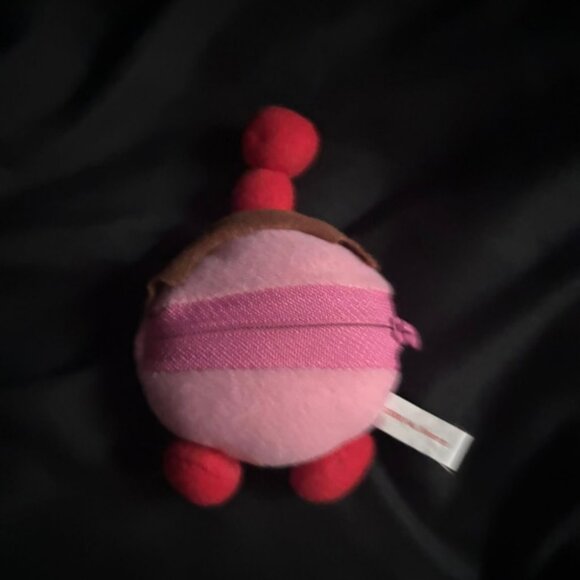 Kirby 64 reversible plushie - Picture 4 of 4